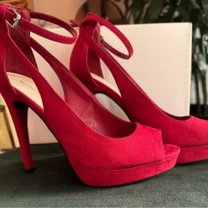 Marc Fisher Red Suede Platform Heels ❤️